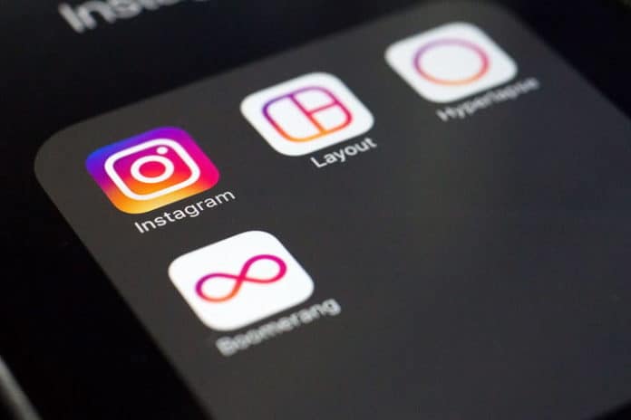 How to Use Boomerang on Instagram Story