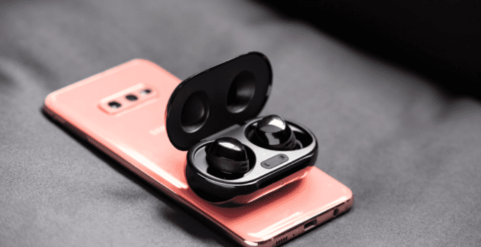 Galaxy Buds Connecting While in Case